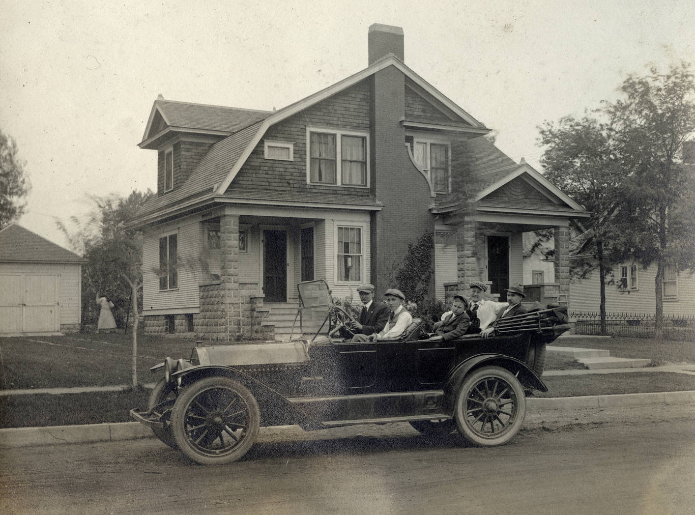 Men In Car - frame 1