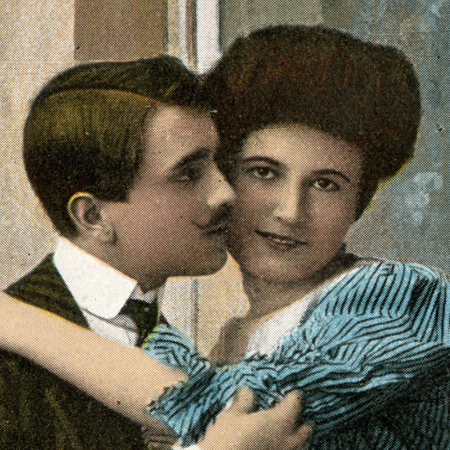 Victorian Kiss - frame 2